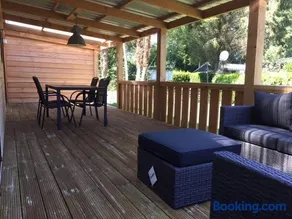 Chalet met Veranda en whirlpool gelegen in NP Drents Friese Wold, camping met zwembad 70 - Image 2