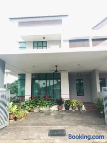 Ilham Bonda Homestay - Image 1