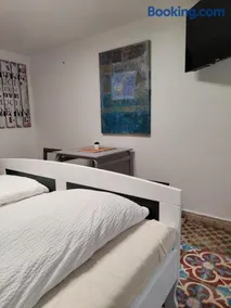 Doppelzimmer mit Gemeinschaftsbad und kleiner Küche Nannen 382 - Image 2