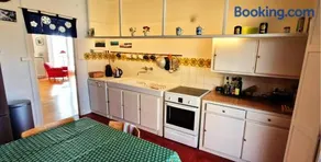 Spacious apartment 4 people parking, bright - Image 4