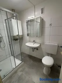 Wohnung mit neuem Bad und Küche - Image 4