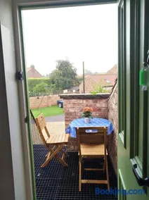 C Farmhouse Accommodation - Image 4