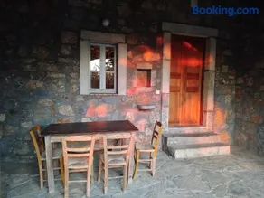 ANTARES, a stone mansion in Crete - Image 4