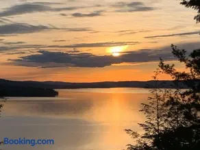 Private Cliffside Chalet Nestled in Nature With Western Sunsets & Waterfront Access Near Algonquin Park- Pass Included - Image 4