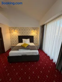 Vila Premiere Bistro-Spa - Image 2