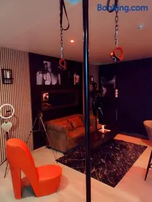 Love Room, Gîte 4 étoiles, 50 Nuances Romantiques - Image 4