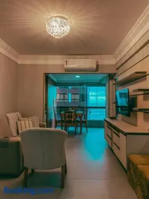 Apartamento na praca Luis bassani sacadao de frente, apenas uma quadra do mar com vaga de garagem - Image 3