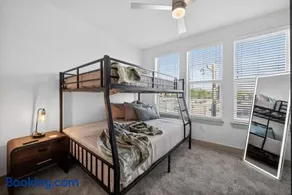 Dallas 2BR - Pool, Balcony, Workspace & Free Park - Image 2