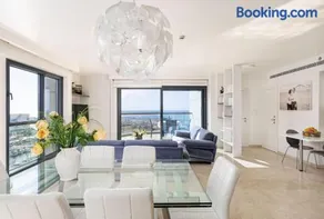 Marina Apartment With Stunning Views by Sea N' Rent - Image 1