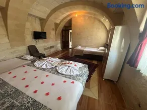 Bella vista stone house - Image 3