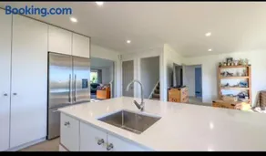 Mangrove Manor - Image 2