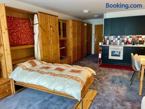 Alpine Studio Apartment - Image 2