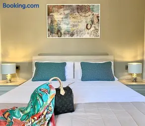 Flat 252 Sorrento Apartments - Image 2