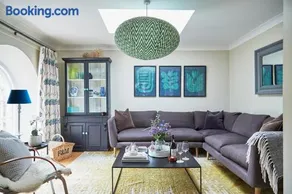Beautiful 3 Bedroom Converted Chapel Stylish Central - Image 3