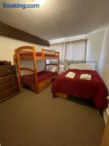 The Killington Chalet 2-Hot Tubs, Sauna, 24 Pair Boot and glove Dryer - Image 4