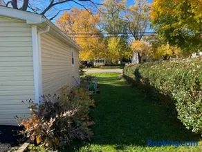 Theos Cottage Niagara - Image 1
