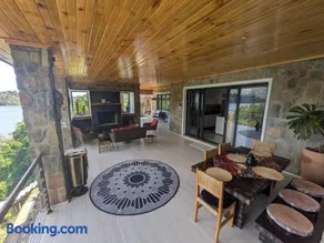 A Peaceful Retreat on Lake Kivu - Image 3