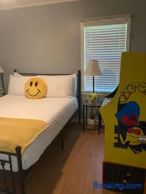 Cozy House of the South Overnight Guesthouse Rentals - Image 3