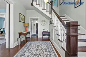 Shore Refections - historic charm just minutes from the beach! - Image 1