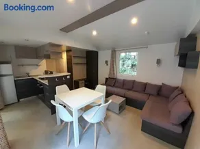 Bungalow 300 m de la plage camping les pierres couchées - Image 2