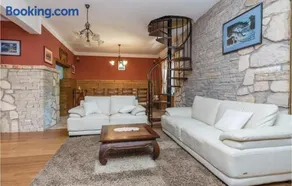 Five-Bedroom Holiday Home In Vir - Image 2