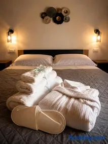 B&B Camelia - Image 1