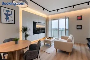 Riverside City View & free parking - Image 3