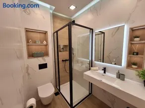 The Golden Island apartments - Image 3