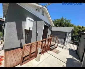 Charming Casita all too yourself near Midtown, Train and Freeway - Image 3