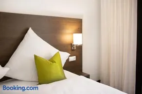 MO Hotel by WMM Hotels - Image 2