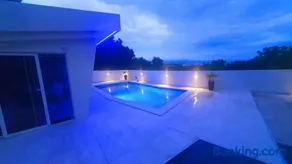 Pool and Jacuzzi Luxury Apartments - Image 1