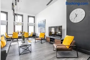 Luxurious Downtown Penthouse Great Views - Image 3