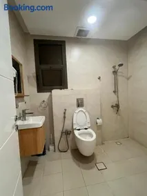 القمة الذهبية للشقق المخدومه - Image 1