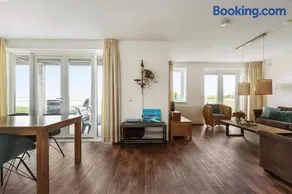602S 4-pers apartment with unique beach view - Image 3
