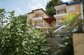 Lefti's - Image 4