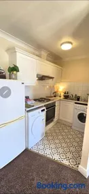 Cosy room in apartment tallaght - Image 4