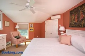 Rockledge Estate: 5 Bedroom, 3 1/2 bathroom House - Image 4