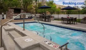 Bright 2BR SLC Apt Hot Tub Parking - Image 1