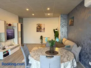 Hugo s home, apartman blizu bazena i bolnice - Image 2