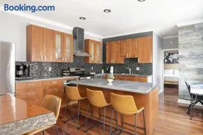 Riverfront Penthouse Suite in Midtown Harrisburg near Hershey - Image 2