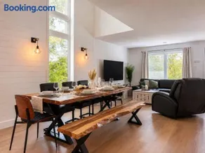 Chic 2-story condo a nature retreat for 6 - Image 1