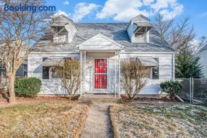 Tahanan - Cozy 4BD Near Downtown & UND - Gameroom - Image 2