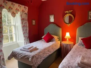 Neidpath Castle Cottage - Image 5