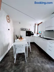 Suite 31 - Image 1