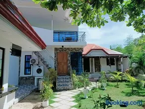 CHIEF'S VILLA Rentals Malapascua Island - Image 1