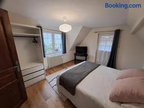 BERNAY Chambre avec Salon, salle d'eau privative et entrée indépendante - Image 2