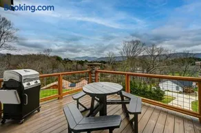 Mon Trèsor, Modern Mountain Views with deck - Image 3