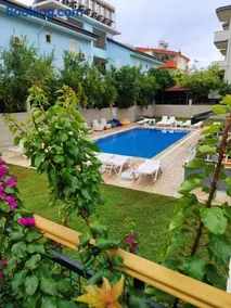 Luxury villa with pool - Image 5