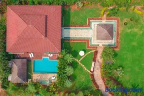 Umber Villa by StayVista - 5BHK Luxurious Villa with a Pvt Pool & Lawn - Image 3