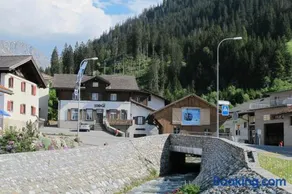 The Lodge - Image 4
